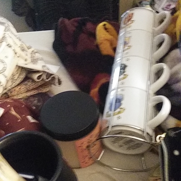 HUGE HARRY POTTER COLLECTION MASS,SELL!! DESPERATELY NEEDING TO SAVE MY LIFE - Picture 6 of 6